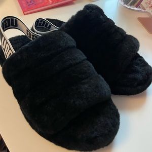 Black, size 7 Ugg fluff yeah slide